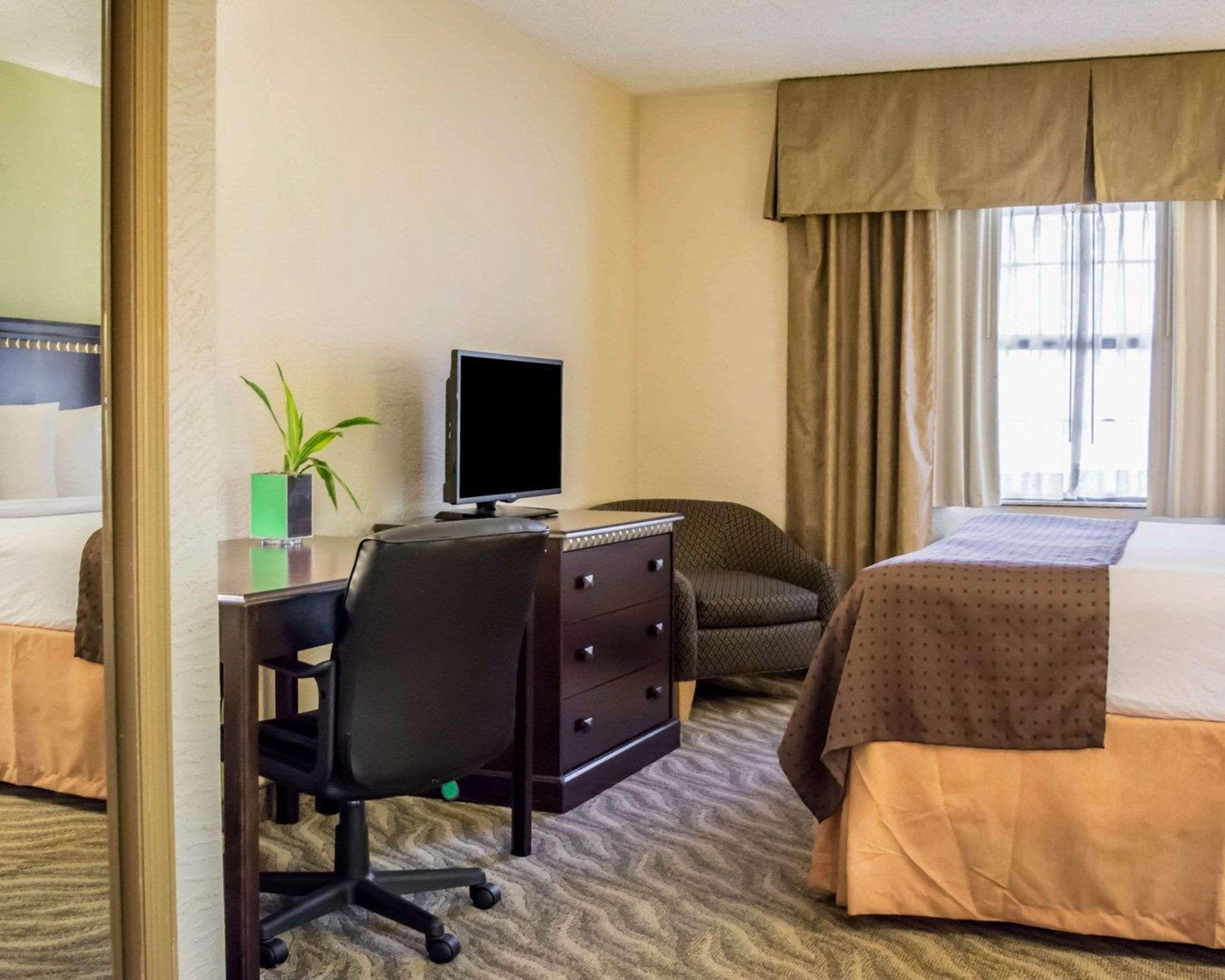 Отель Clarion Pointe Tampa-Brandon Near Fairgrounds And Casino Mango Экстерьер фото