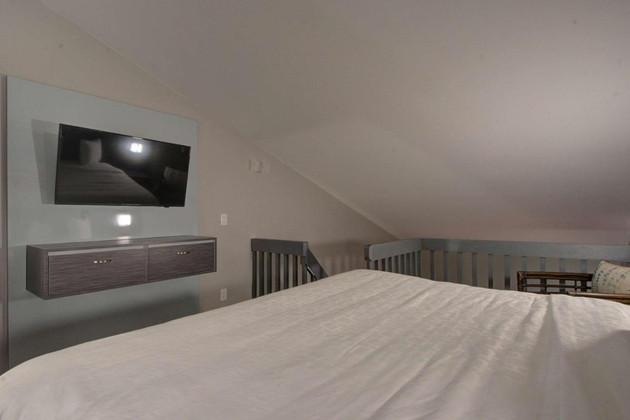 Отель Clarion Pointe Tampa-Brandon Near Fairgrounds And Casino Mango Экстерьер фото