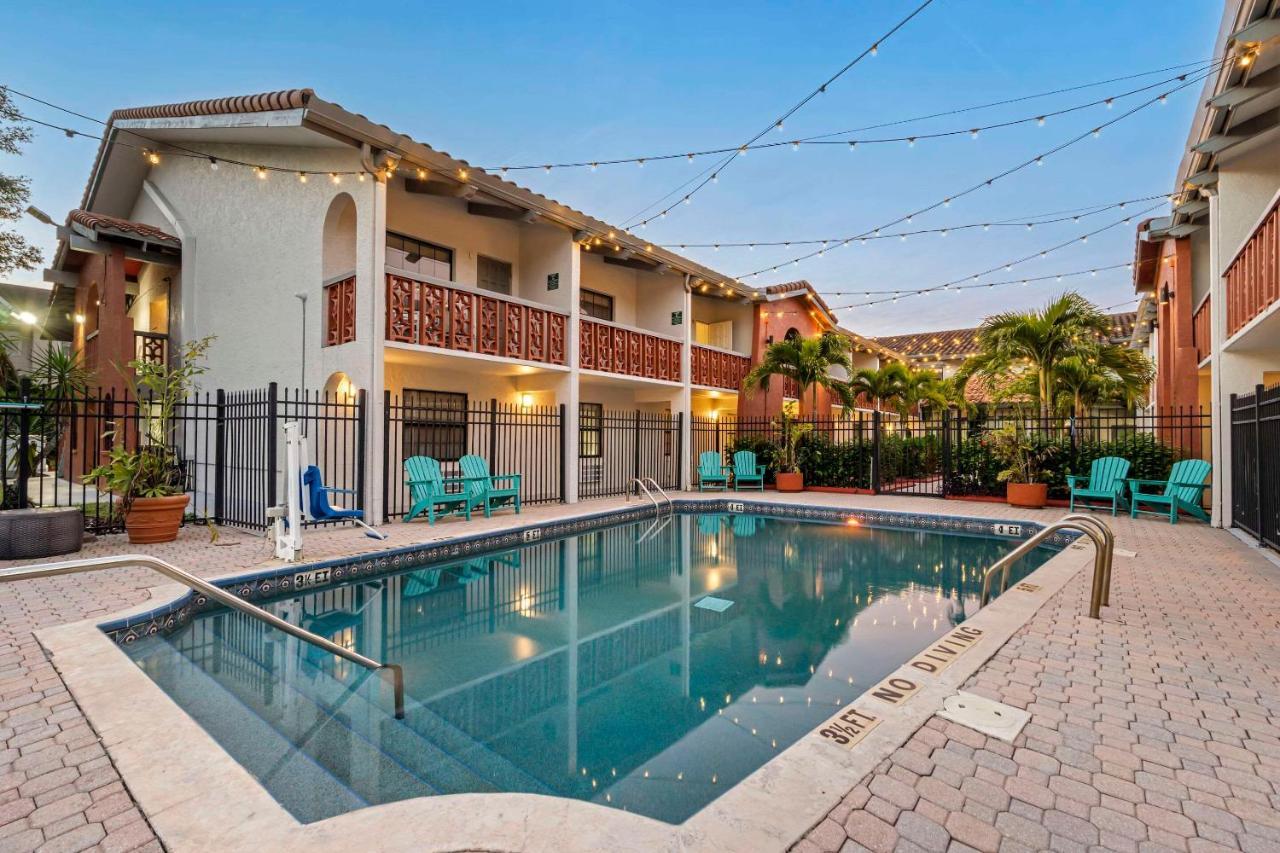 Отель Clarion Pointe Tampa-Brandon Near Fairgrounds And Casino Mango Экстерьер фото
