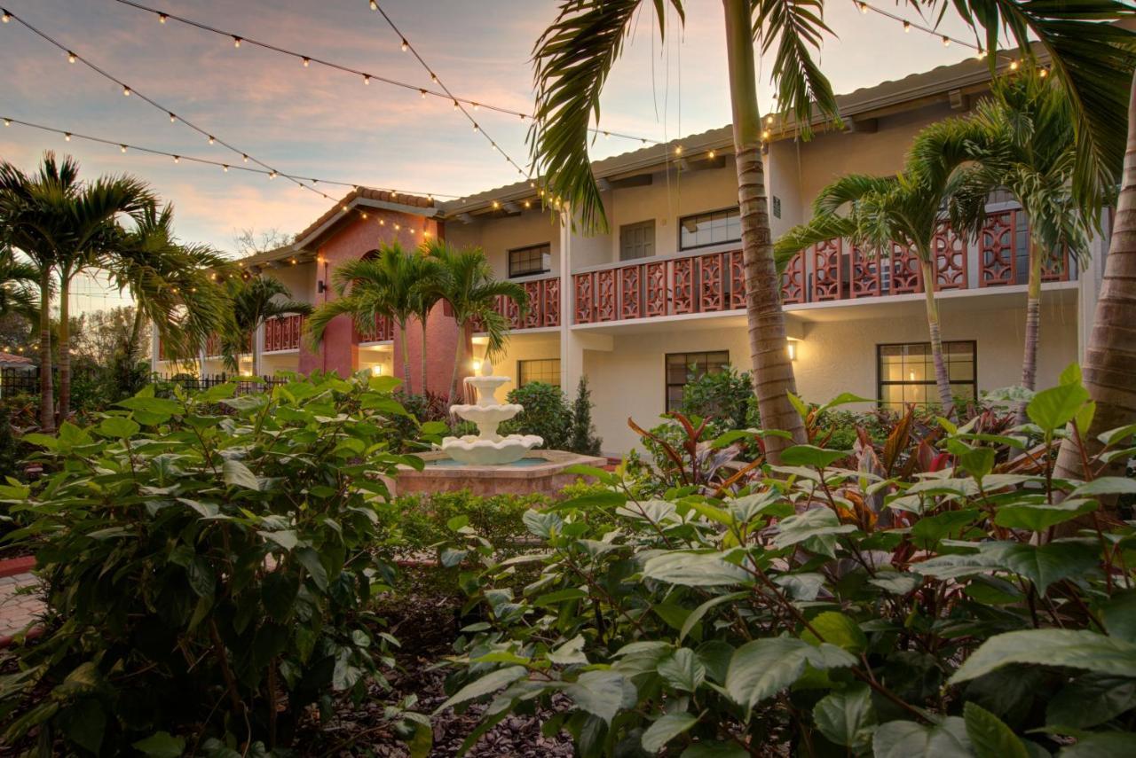 Отель Clarion Pointe Tampa-Brandon Near Fairgrounds And Casino Mango Экстерьер фото