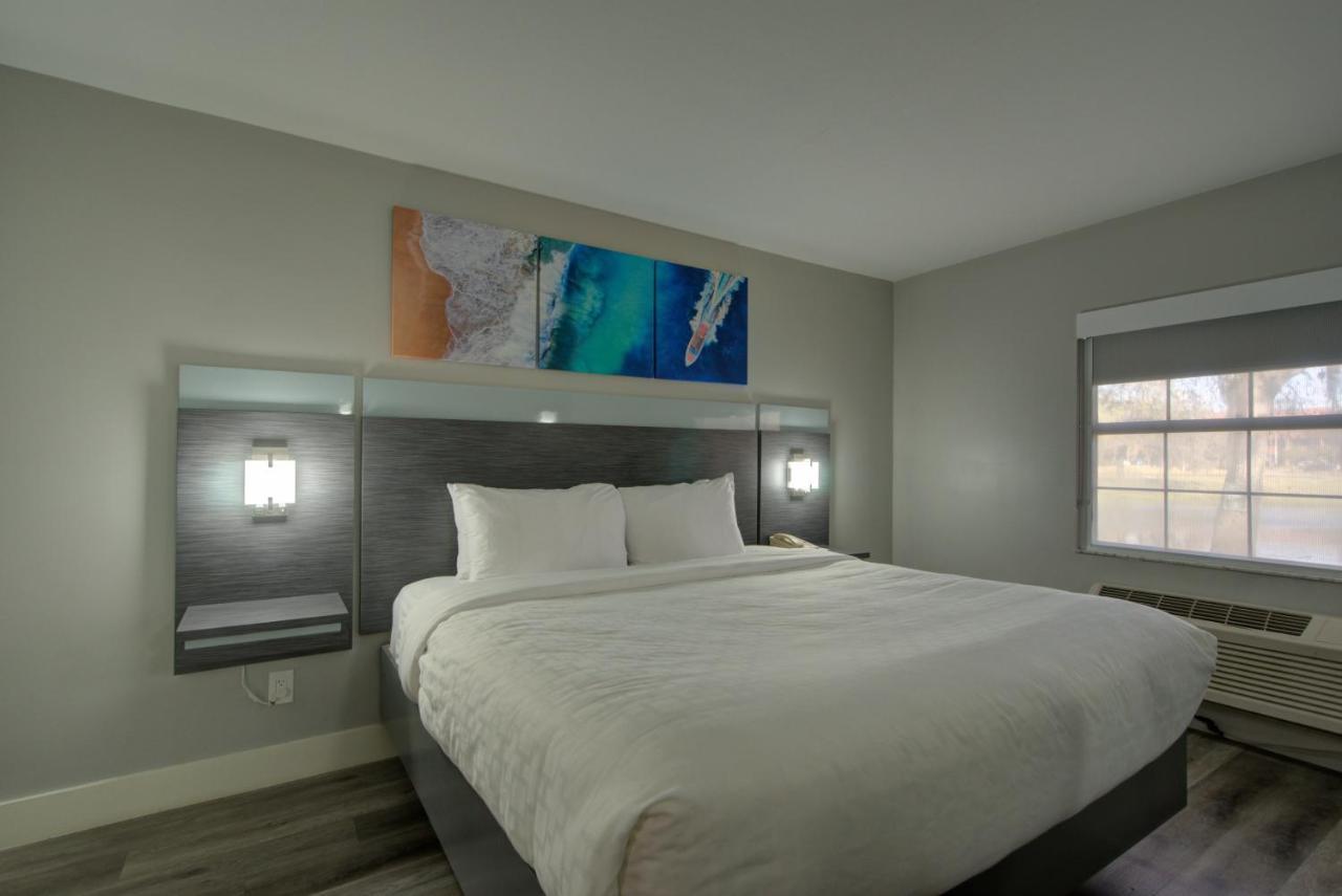 Отель Clarion Pointe Tampa-Brandon Near Fairgrounds And Casino Mango Экстерьер фото