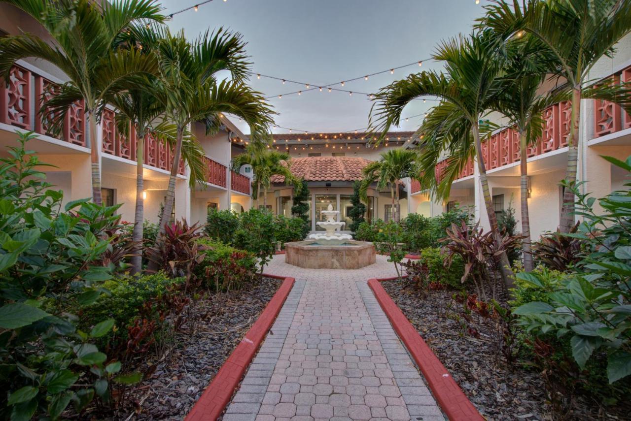 Отель Clarion Pointe Tampa-Brandon Near Fairgrounds And Casino Mango Экстерьер фото