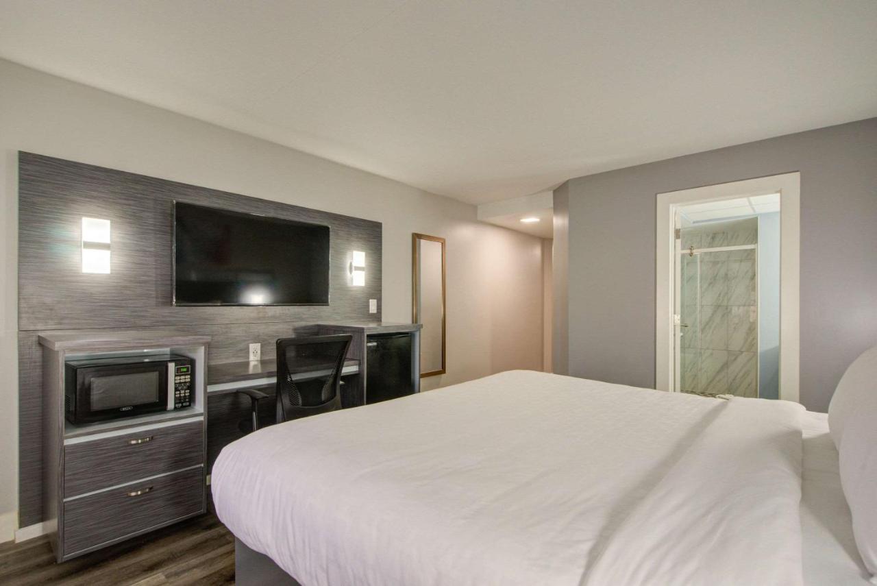 Отель Clarion Pointe Tampa-Brandon Near Fairgrounds And Casino Mango Экстерьер фото