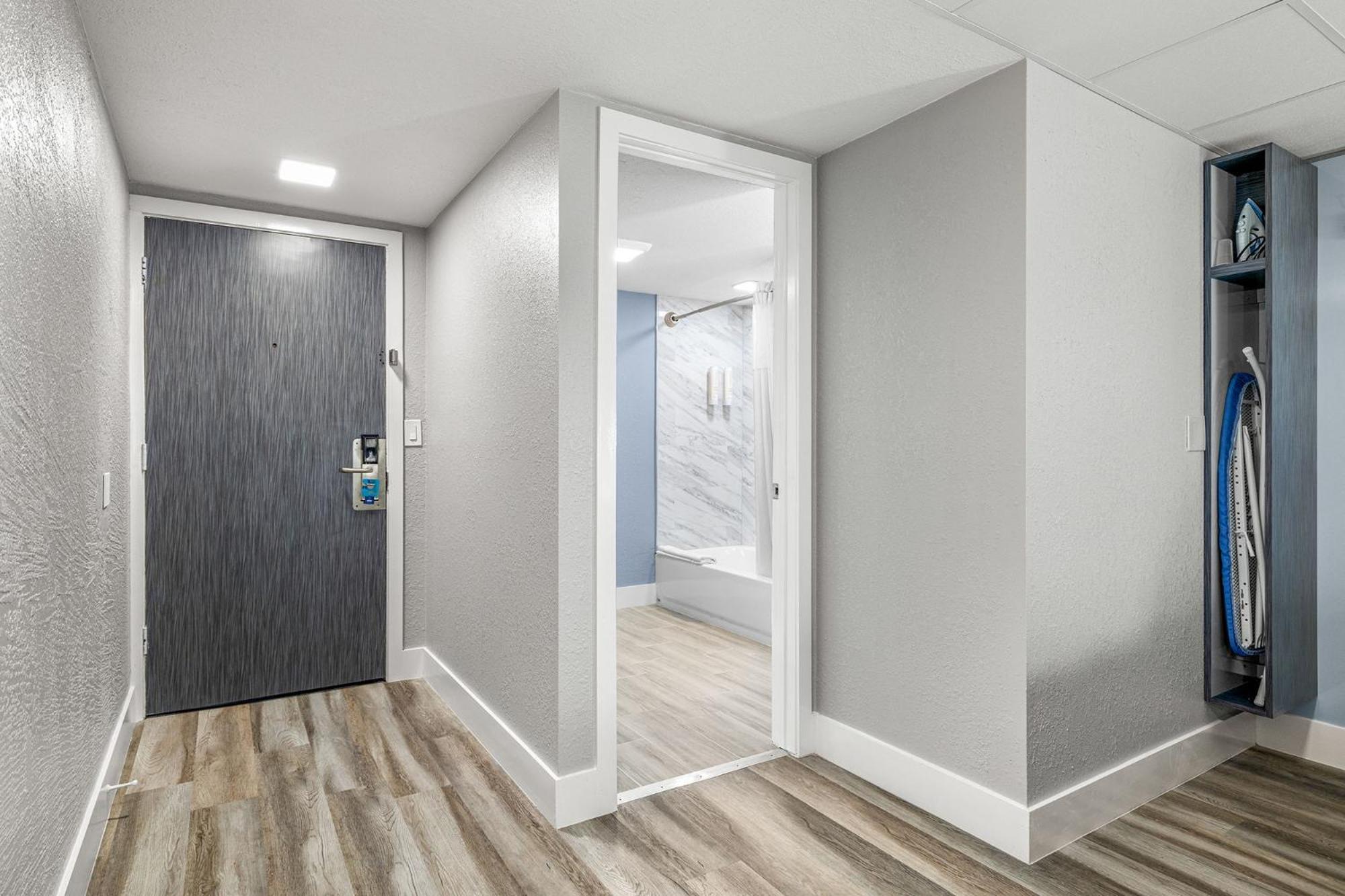 Отель Clarion Pointe Tampa-Brandon Near Fairgrounds And Casino Mango Экстерьер фото